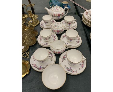 A VINTAGE WEDGWOOD 'DEVON SPRAYS', TEASET TO INCLUDE A TEAPOT, A SUGAR BOWL, CREAM JUG, CUPS, SAUCERS AND SIDE PLATES 