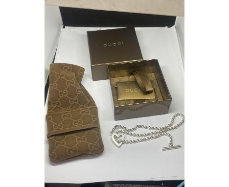 A GUCCI SILVER NECKLACE WITH POUCH AND PRESENTATION BOX 