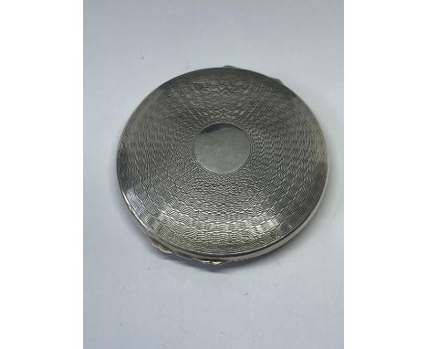 A HALLMARKED BIRMINGHAM SILVER COMPACT 