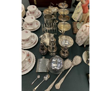 A QUANTITY OF EPNS ITEMS TO INCLUDE, BOWLS, A TOAST RACK, FLATWARE, CONDIMENTS, A HIP FLASK, ETC 
