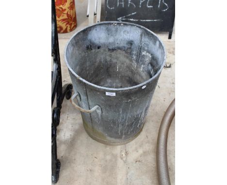 A VINTAGE GALVANISED DUST BIN 