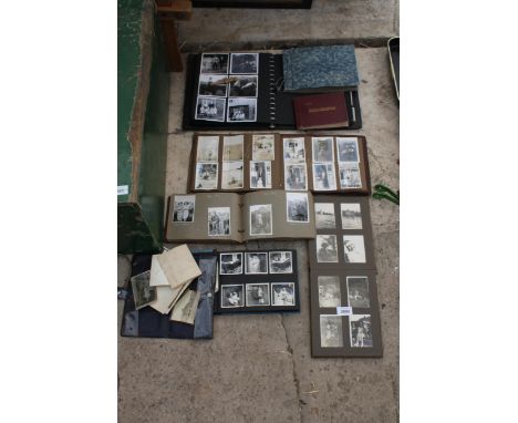 AN ASSORTMENT OF VINTAGE PHOTO ALBUMS 