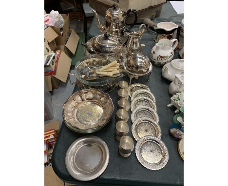 A COLLECTION OF SILVER PLATE TO INCLUDE A TEASET WITH GALLERIED TRAY, COASTERS, BOWLS, EGG CUPS, FLATWARE, ETC 