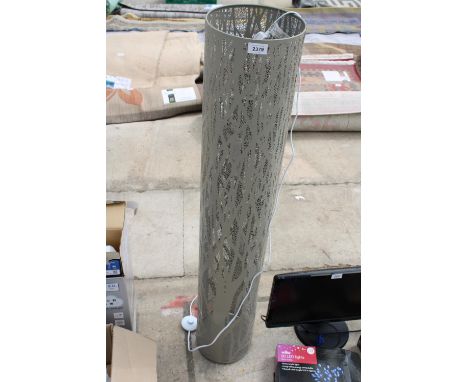A DECORATIVE METAL FLOOR LAMP 