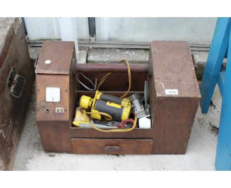 A VINTAGE WOODEN TOOL CHEST WITH AN ASSORTMENT OF  MODEL AREOPLANE PARTS 