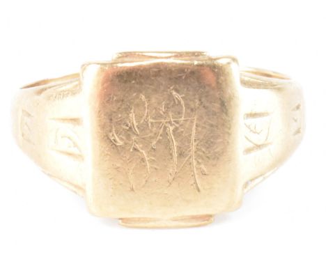 A George VI 9ct gold signet ring. The signet ring having a monogram to the head and decoration to shoulders. Hallmarked Chest