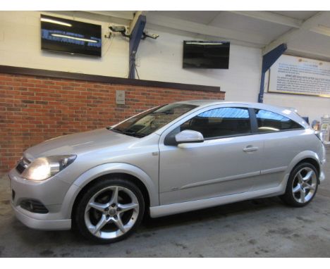 Make &amp; Model: Vauxhall Astra SRI+Date of Reg: DV08 WCDColour: Silvercc: 1796MoT: 11-01-2022Fuel Type: PETROLMileage: 82kT