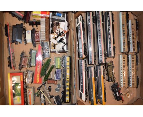 A collection of Hornby Dublo railway trains and accesories to include Inter City 125 engines and carriages, Hornby R353 LBSC 