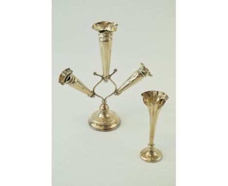 Silver epergne with three sections, Birmingham 1908, with a silver shaped top bud vase (2), combined 231.9g, both weighted ba