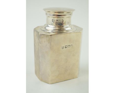 Silver octagonal tea caddy with silver removable lid, 9.5cm tall, London 1906, 88.1g.  
