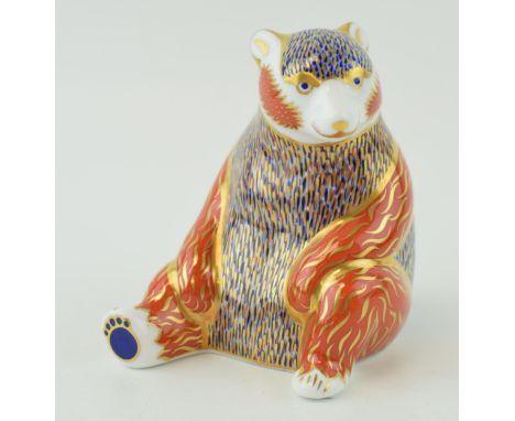 Royal Crown Derby paperweight in the form of a Honey Bear, first quality with gold stopper.  In good condition with no obviou
