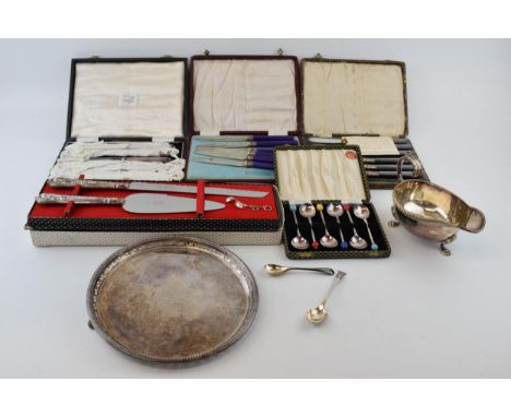 A pair of silver handled cutlery items to include a pie slice and a knife, silver handled knives, with a collection of silver