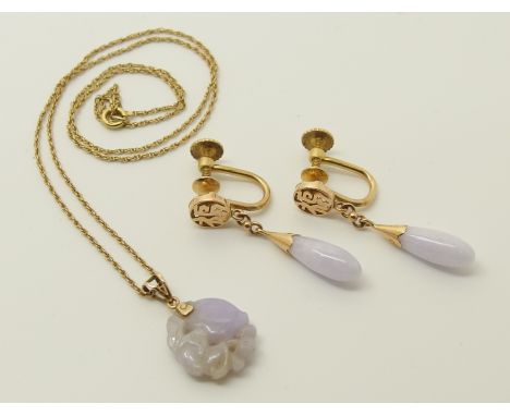 A Chinese lilac coloured hardstone pendant and earrings the pendant carved with bats among fruit, dimensions 2cm x 1.3cm, 14k