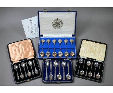 A cased set of heavy quality 1972 Royal Silver Wedding silver commemorative teaspoons, Ernest Pobjoy Ltd for Franklin Mint, L