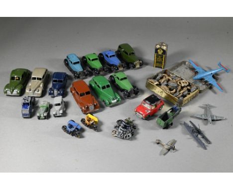 Ten 1930s/40s Dinky model sedans, coupes and saloons:&nbsp; Studebaker, Buick, Packard, Chrysler, Bentley (2), Rover, Vauxhal