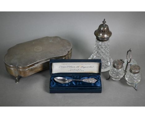 A silver trinket box with engine-turned decoration and hoof feet, Goldsmiths &amp; Silversmiths Co.Ltd., London 1919, 21cm wi