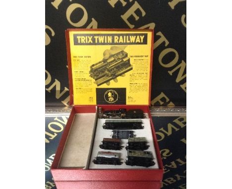 POST WAR (1954) TRIX TWIN RAILWAY FREIGHT SET (NO TRACK) NICE CONDITION