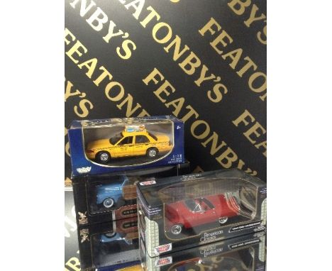 3 1:18 SCALE - MOTOR MAX  THUNDERBIRD, MOTOR MAX TAXI, SIGNATURE FORD SPORTSMAN