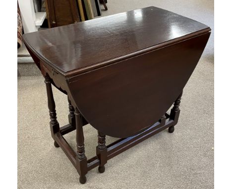 Oval mahogany gate leg table