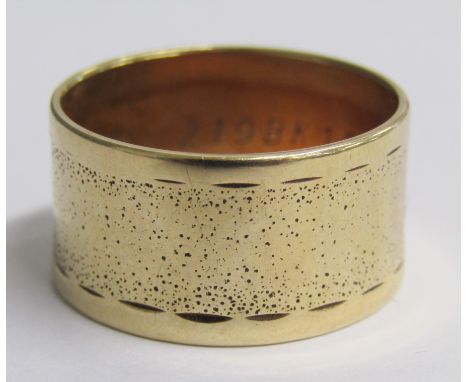 9ct gold wide band - ring size S - total weight 6.2g