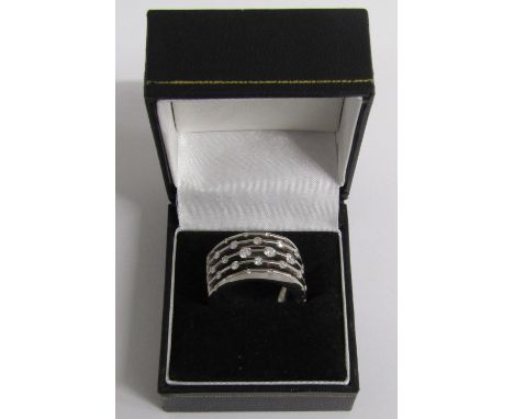 Diamond and white gold ring, marked 18K, 13.4g