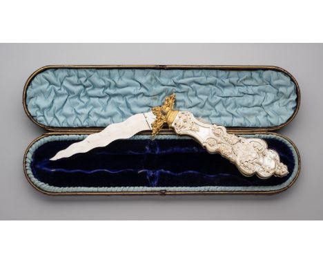 AN EXCEPTIONAL FOLDING LOCK KNIFE FOR EXHBITION, THIRD QUARTER OF THE 19TH CENTURY PROBABLY LONDON with burnished folding wav