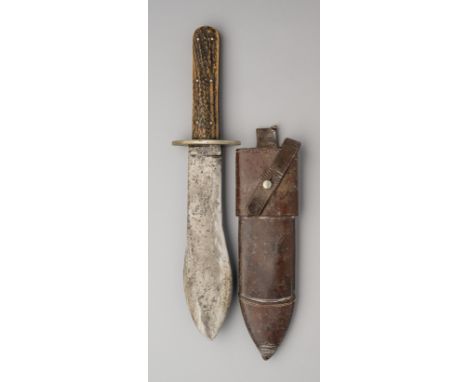 AN UNUSUAL DAGGER, UNDERWOOD, 56 HAYMARKET, LONDON, EARLY 20TH CENTURY with broad blade flaring towards the tip and formed wi