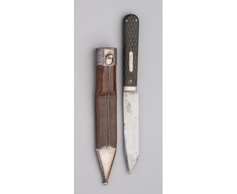 A HUNTING KNIFE, UNDERWOOD, 56 HAYMARKET, LONDON, LATE 19TH CENTURY with signed blade formed with a clipped-back point, chequ