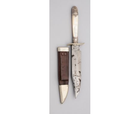 A SMALL BOWIE KNIFE, JONATHAN CROOKES, SHEFFIELD, LATE 19TH CENTURY with broad blade formed with a clipped-back point, recess