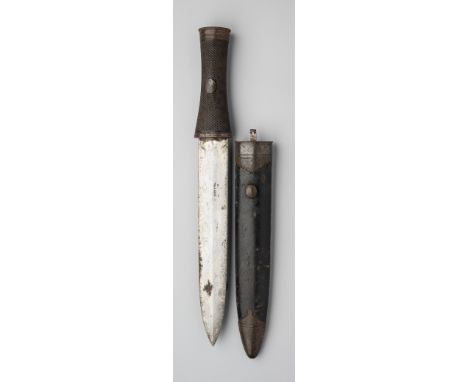 AN INDIAN COPY OF A WILKINSON SHAKESPEAR DAGGER, EARLY 20TH CENTURY with broad double-edged blade stamped ‘Boput’ and ‘Nagpur