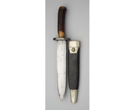 A HUNTING KNIFE, MAPPIN BROTHERS, QUEENS CUTLERY WORKS, SHEFFIELD, THIRD QUARTER OF THE 19TH CENTURY with broad blade formed 