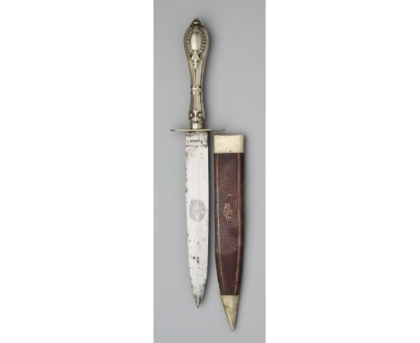 A MASONIC DAGGER, HOBSON, LATE 19TH CENTURY with double-edged blade etched with a pair of compasses and a set square in an ov