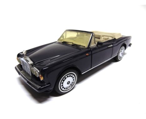 A 1/24 SCALE FRANKLIN MINT 1993 ROLLS-ROYCE CORNICHE IV indigo blue, generally very good condition (windscreen tinted; slight