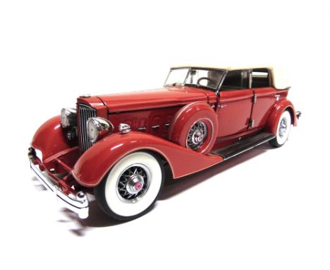 A 1/24 SCALE FRANKLIN MINT 1924 PACKARD  red, generally good condition (lacking bonnet mascot and one windscreen wiper; rear 
