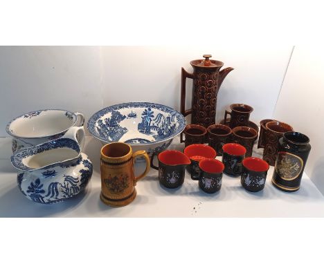 PORTMEIRION JUPITER COFFEE SET, CROWN DEVON COFFEE SET, B/W WASH BOWL &amp; JUG, CHAMBER POT, HUNTING TANKARD, CHOKIN ART 24c