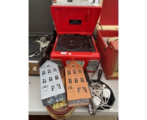 A STEEPLETONE PORTABLE RECORD PLAYER AND AN ASSORTMENT OF ITEMS 