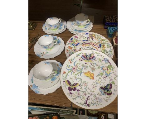 TWO ROYAL WORCESTER CABINET PLATES WITH BUTTERFLY AND ORIENTAL DESIGN PLUS VINTAGE AYNSLEY CUPS, SAUCERS AND SIDE PLATES 