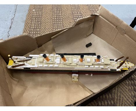 A LEGO MODEL OF THE TITANIC 
