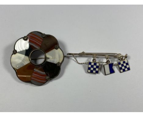 TWO VINTAGE BROOCHES TO INCLUDE A HALLMARKED SILVER AND ENAMEL FLAG EXAMPLE 