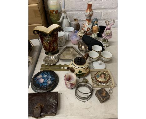 A MIXED LOT TO INCLUDE CERAMIC VASES, FIGURES, CUPS, A SMALL AMOUNT OF COSTUME JEWELLERY, SILVER PLATED ITEMS, ETC 