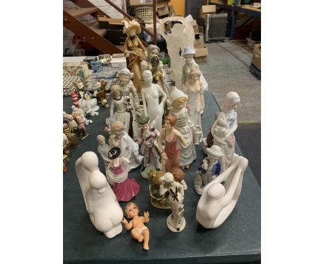 A LARGE QUANTITY OF CERAMIC FIGURES TO INCLUDE LEONARDO LADY FIGURES, ETC 