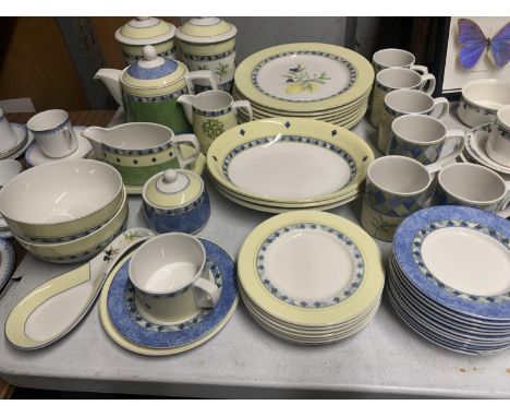 A LARGE QUANTITY OF ROYAL DOULTON DINNERWARE TO INCLUDE PLATES, BOWLS, STORAGE JARS, A TEAPOT, MILK JUG, SUGAR BOWL, SAUCE BO