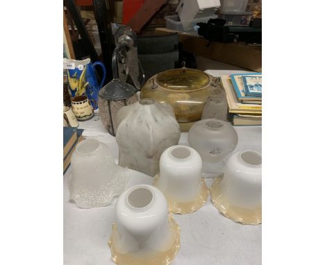 A QUANTITY OF VINTAGE GLASS LIGHT SHADES TO INCLUDE AN ETCHED EXAMPLE PLUS AN OUTSIDE LIGHT 