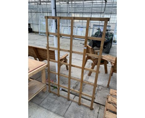 AN EX DISPLAY CHARLES TAYLOR SECTION OF TRELLIS  *PLEASE NOTE VAT TO BE CHARGED ON THIS ITEM* 