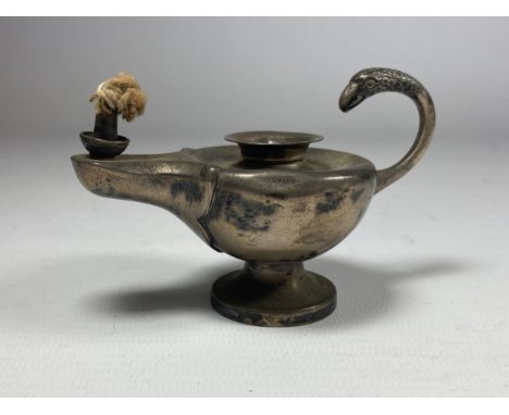 A CHESTER HALLMARKED SILVER MINIATURE GENIE'S LAMP, LENGTH 9CM 