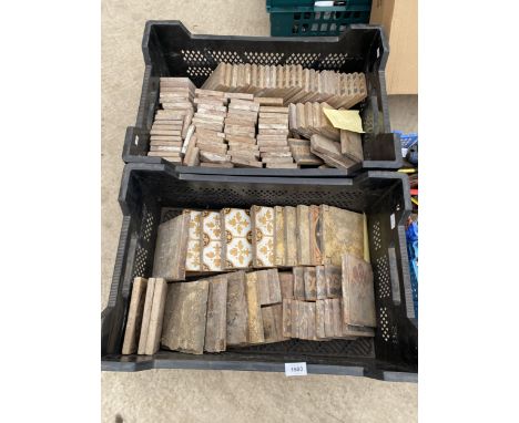 A LARGE QUANTITY OF DECORATIVE CERAMIC TILES 
