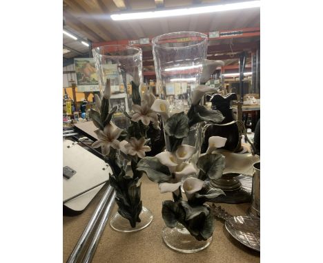 A PAIR OF LARGE GLASS VASES WITH CERAMIC FLOWER DECORATION HEIGHT APPROX 40CM 