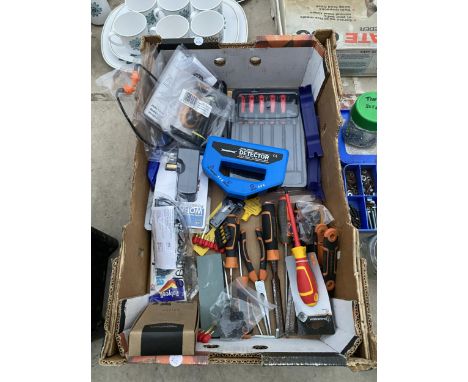 AN ASSORTMENT OF TOOLS TO INCLUDE SCREW DRIVERS AND DRILL BITS ETC 