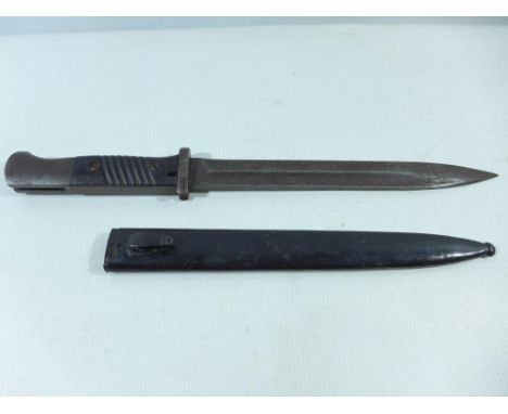 A WORLD WAR II NAZI GERMANY S84/98 BAYONET AND SCABBARD, 25CM BLADE 