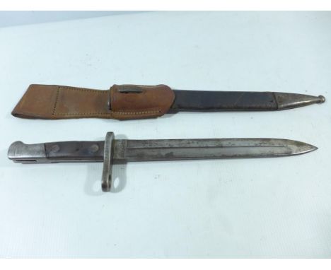 A SPANISH 1893 PATTERN BAYONET AND SCABBARD, 25.5CM BLADE MARKED 'ARTILLERIA FC DE TOLEDO 1900' 